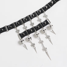 Load image into Gallery viewer, AS292 Punk-style choker with skull pendant