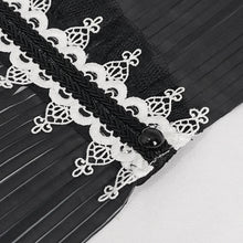 Load image into Gallery viewer, AS124 Gothic pleated black and white turtleneck collar