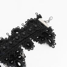 Load image into Gallery viewer, EAS008 Spider web-shaped gothic chocker